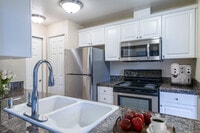 Building Photo - Houghton Court Apartments