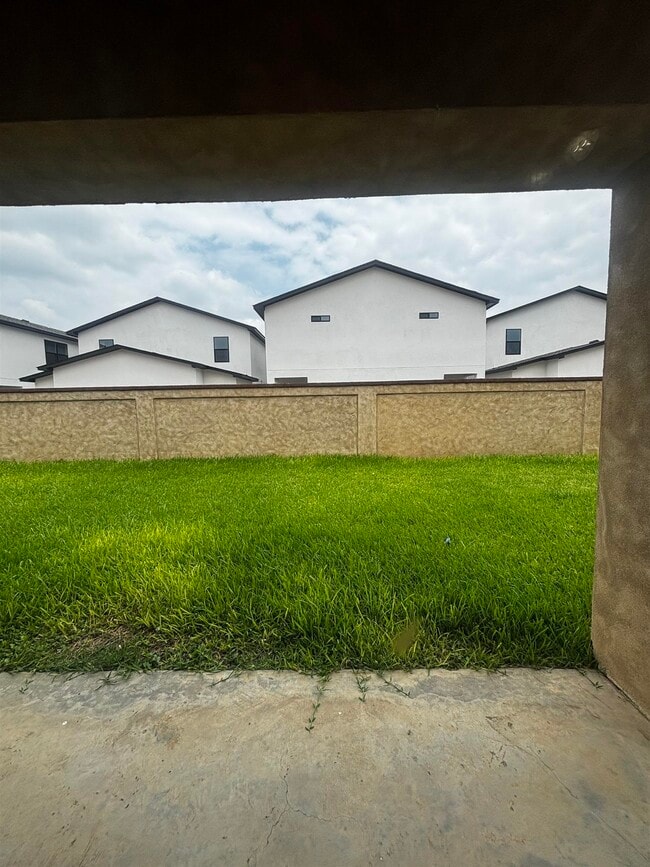 Building Photo - 8216 Casa Verde Rd