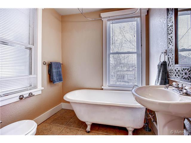 Building Photo - 117 Elati St Unit #2