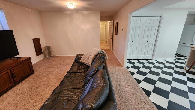 Building Photo - 1430 E 900 S