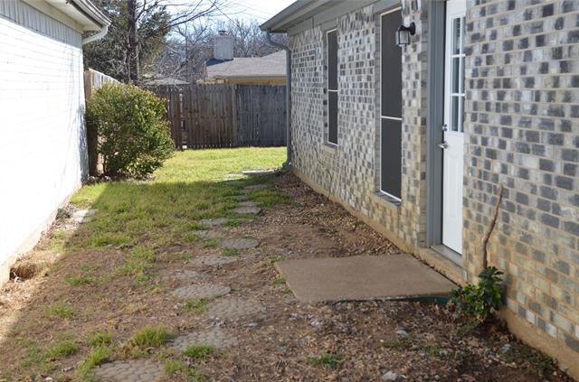 Building Photo - 1111 Glen Creek Dr