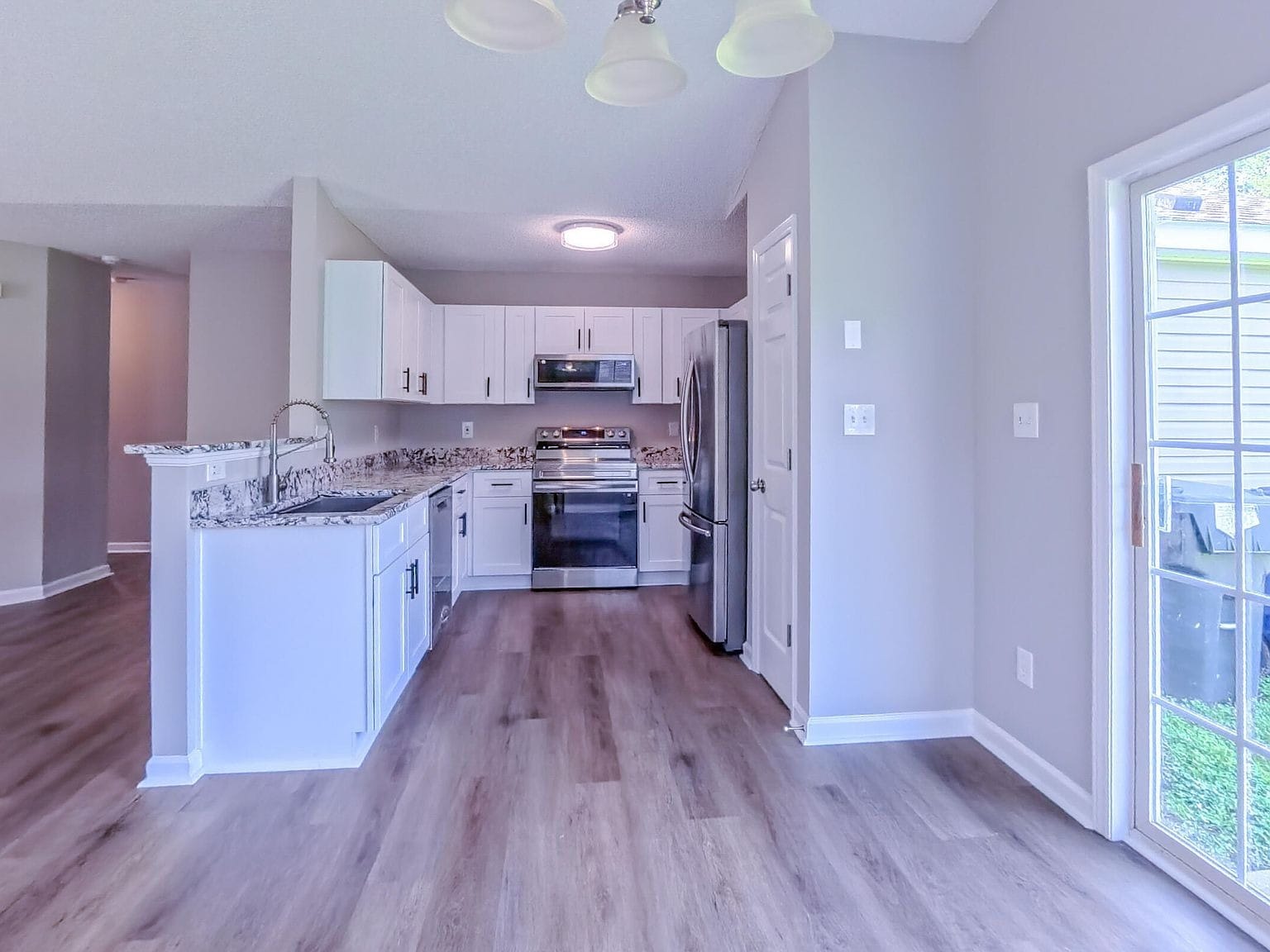 Building Photo - 4928 Silverdene St