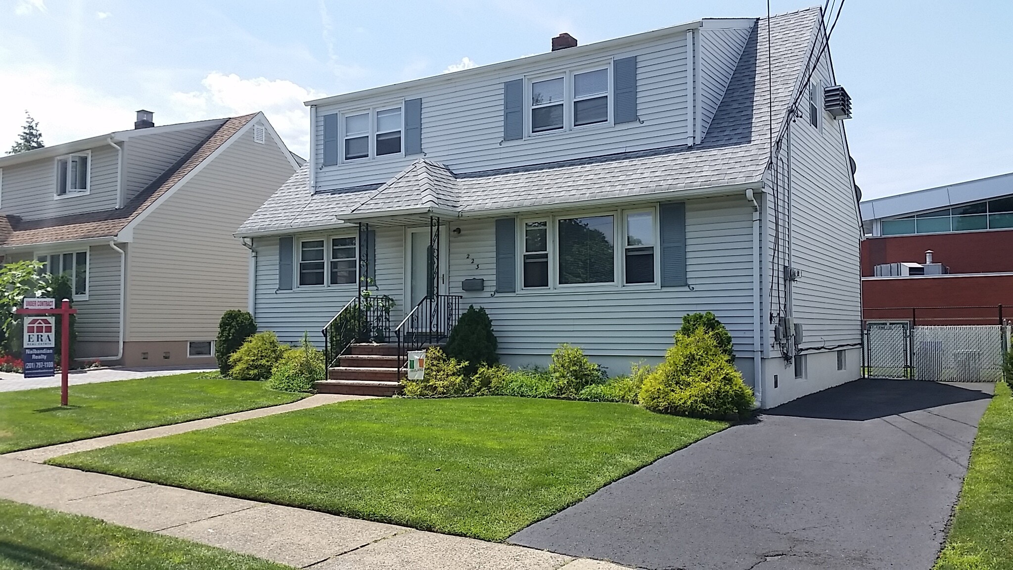 Building Photo - 223 Ray St