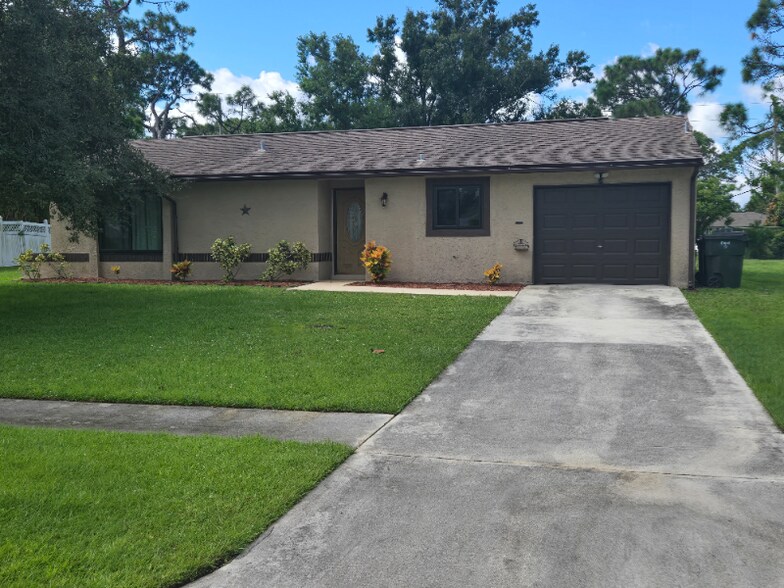 Primary Photo - 6833 Myrtlewood Rd