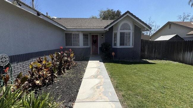 Building Photo - 1562 Campus Ave