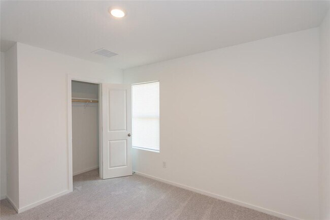 Building Photo - 137 Star Packer Ln