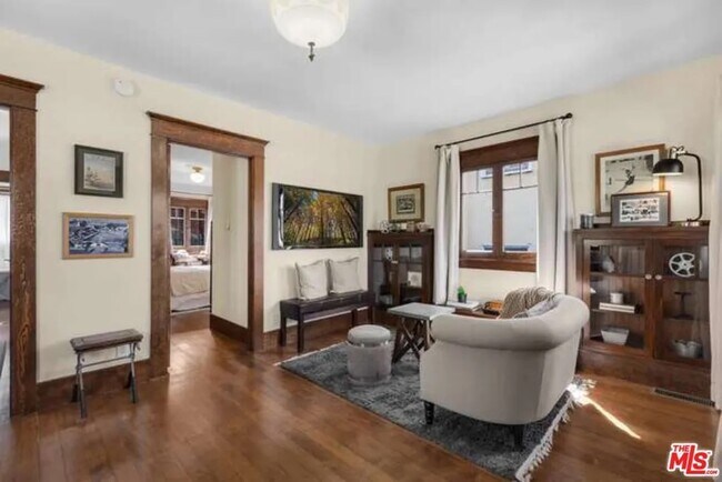 Building Photo - 850 Laveta Ter