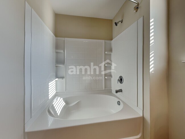 Building Photo - 4311 Hampstead Heath Dr