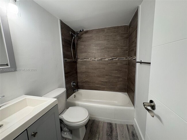 Building Photo - 7545 E Treasure Dr