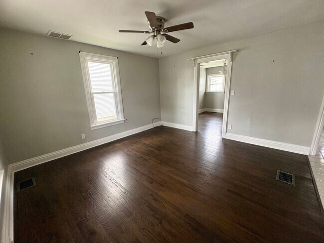 Building Photo - 3 Bedroom House Available in Hershey!