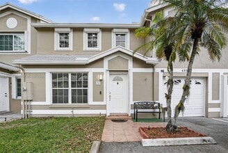 Building Photo - 4981 SW 122nd Terrace