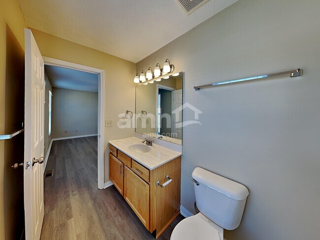 Building Photo - 2154 Canyon Ct