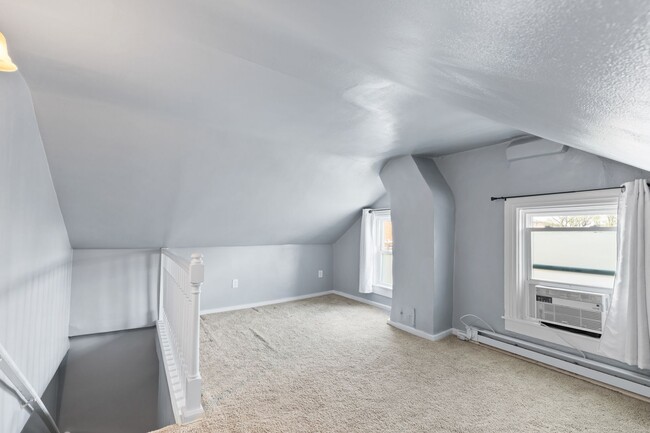 Building Photo - Beautiful 3BR 2.5 BA Townhouse in Downtown...