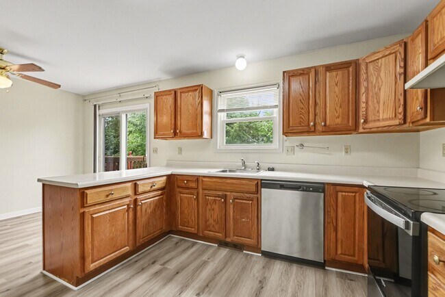 Building Photo - 7225 Capital Dr