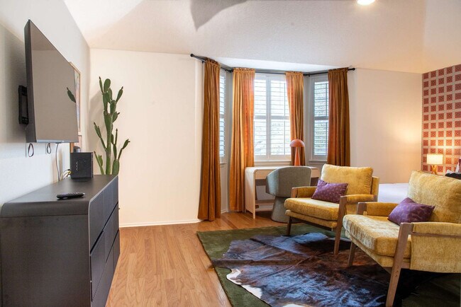 Building Photo - 2002 Chittim Trail Dr