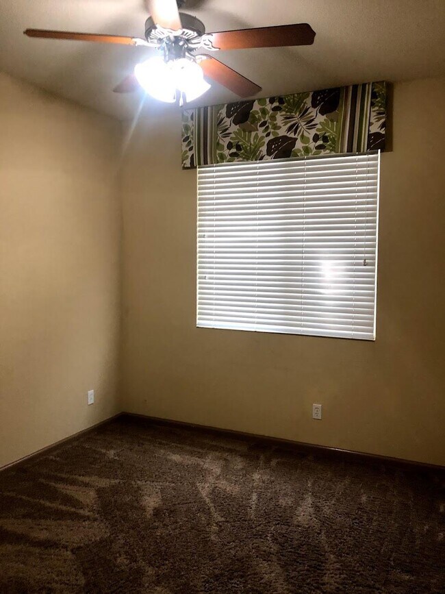 Building Photo - 1764 E Golden Way