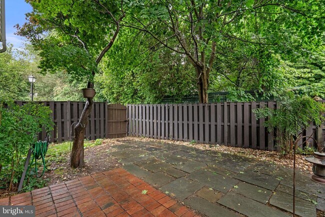 Building Photo - 3351 Buehler Ct