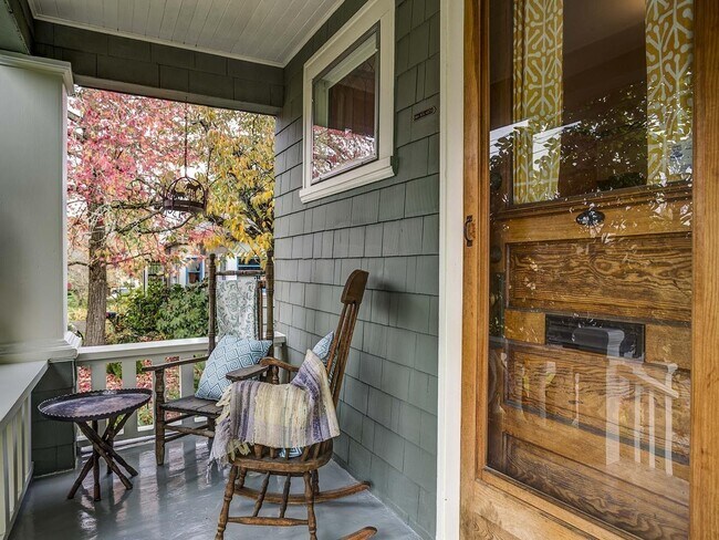 Building Photo - Beautiful NE Home Ready for Rent