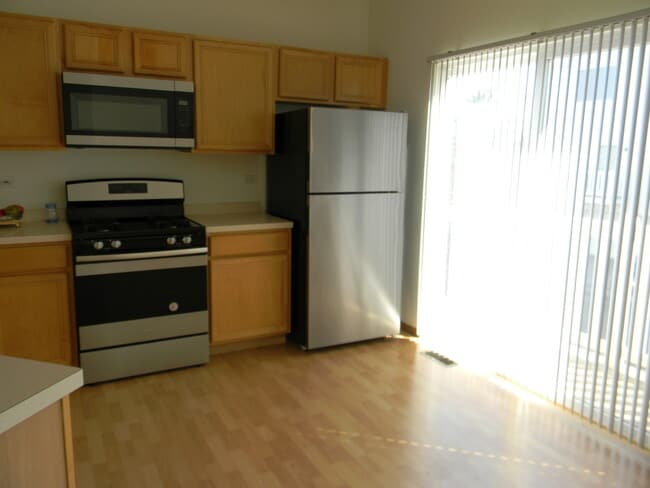 Building Photo - 1542 Sauganash Ct