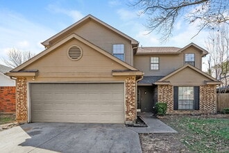 Building Photo - 2200 Wembley Downs Dr