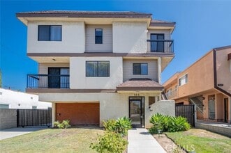 Building Photo - 569 Palm Dr