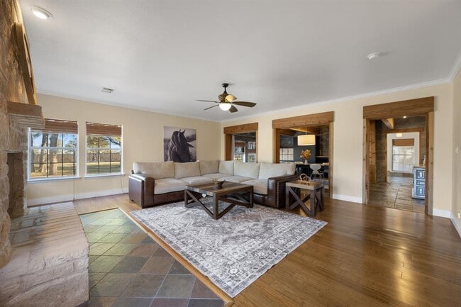 Building Photo - 158 Uriah Dr