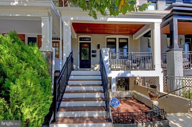 Building Photo - 1321 Spring Rd NW
