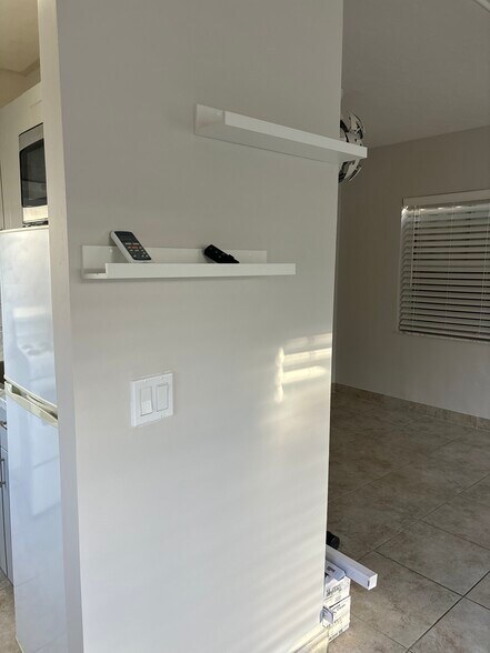 Building Photo - 1017 N 16th Ct