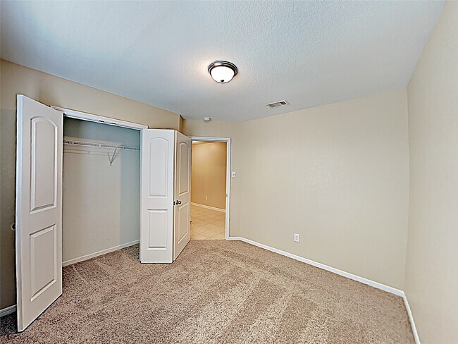 Building Photo - 725 Totem Trail Dr