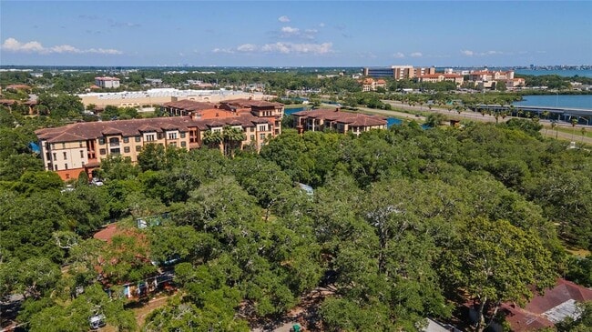 Building Photo - 4939 Woodland Dr