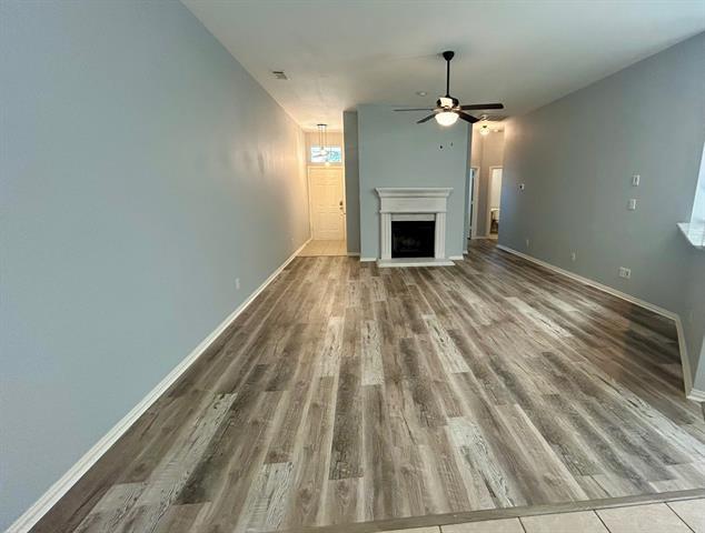 Building Photo - 1610 Poinsettia Blvd