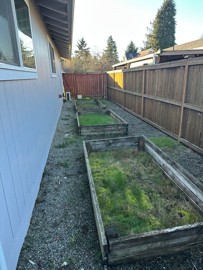 Building Photo - 3735 N Baltimore St