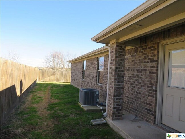 Building Photo - 4409 Brutus Ln