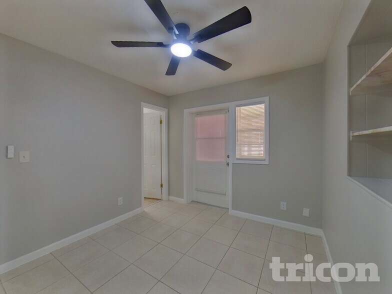 Building Photo - 1318 Baker Dr