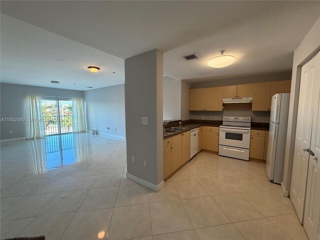 Building Photo - 2280 SW 32nd Ave