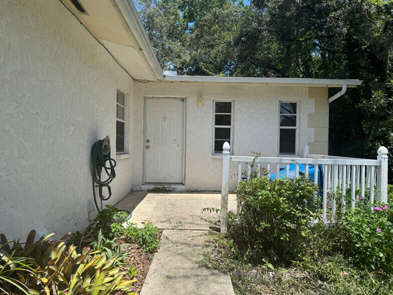 Building Photo - 7403 Mead Dr