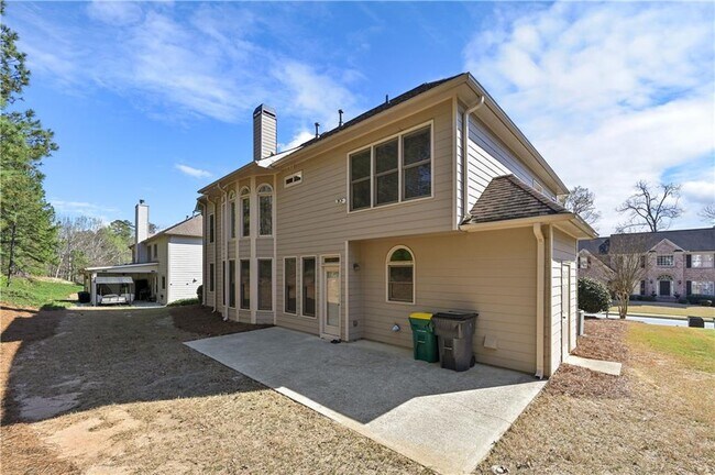 Building Photo - 3945 Summit Gate Dr