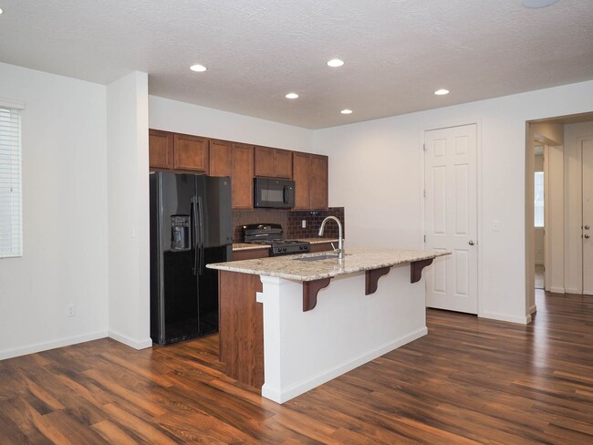 Building Photo - Cute single family home in Saratoga Springs