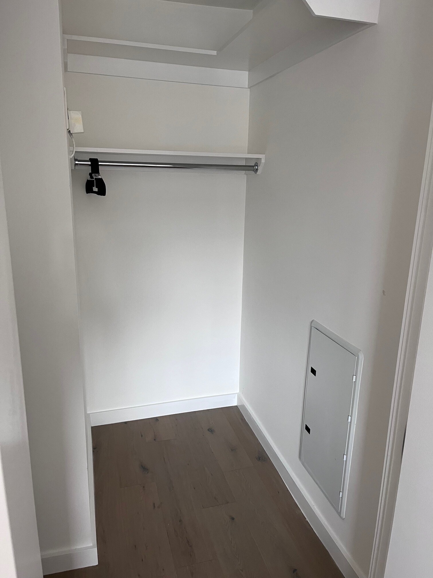 Building Photo - 1390 Putnam Ave