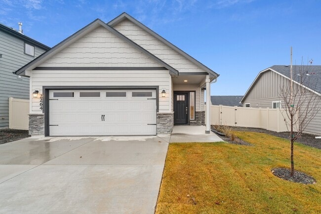 Building Photo - 2046 E Cave Falls St