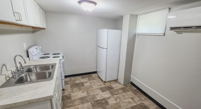 Building Photo - South Knoxville - Clean 2 Bedroom, 1 Bath,...