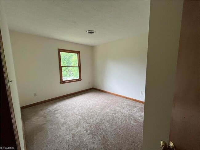 Building Photo - 417 Buena Vista Dr