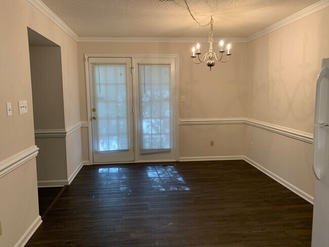 Building Photo - North Raleigh Townhome-Large Bedrooms and more! Price drop alert!
