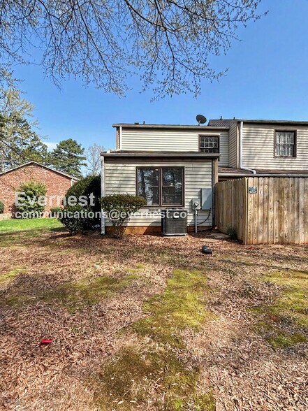 Building Photo - 2723 Reynolds Park Rd