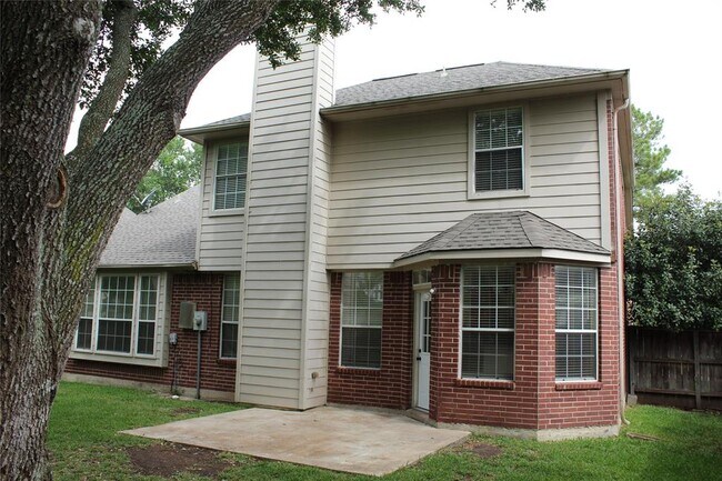 Building Photo - 6622 High Knoll Dr