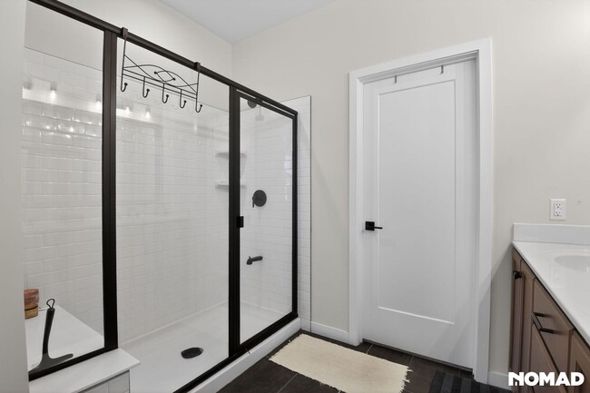 Building Photo - 139 S Lore's Landing Rd