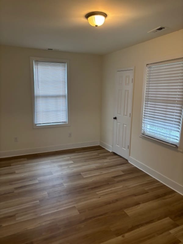 Building Photo - 2922 Noble Ave