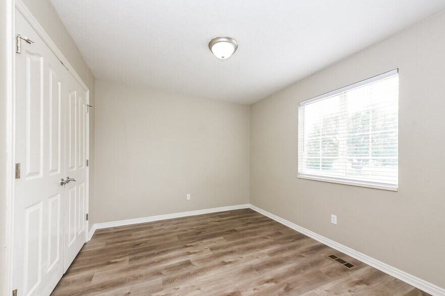Building Photo - 1116 Mustang Ln