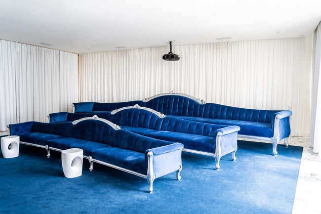 Building Photo - 495 Brickell Ave