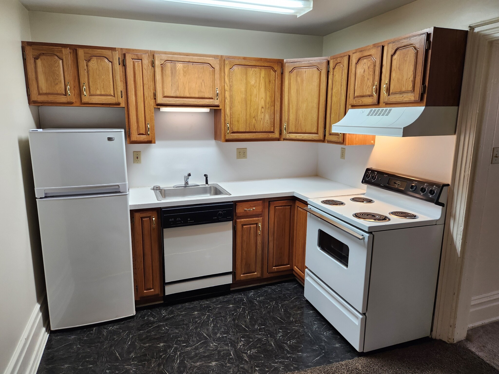 Kitchen - 102 Carlisle St